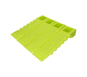 Wreckmaster · Interlocking Plastic Skates · Green