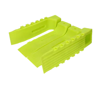 Wreckmaster · Interlocking Plastic Skates · Green