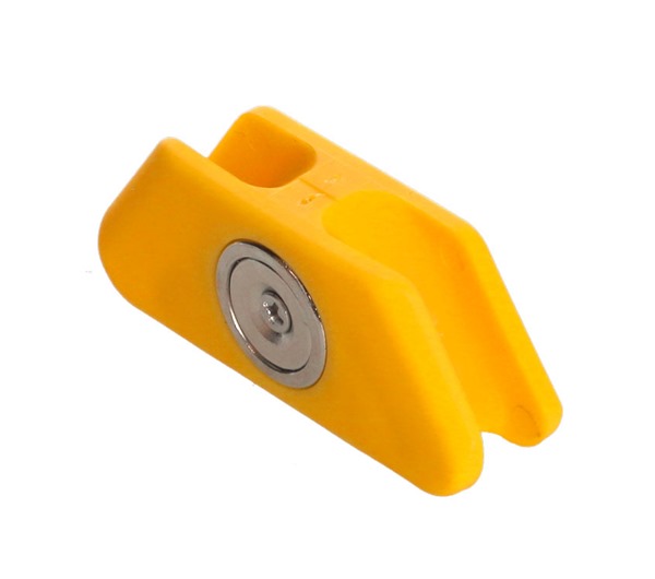 Ratchet Strap Magnet Application Aid