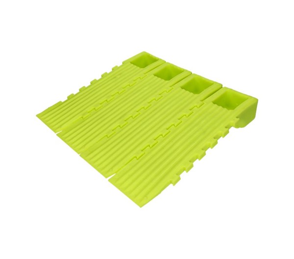 Wreckmaster · Interlocking Plastic Skates · Green