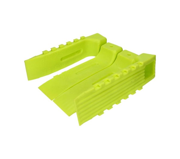 Wreckmaster · Interlocking Plastic Skates · Green